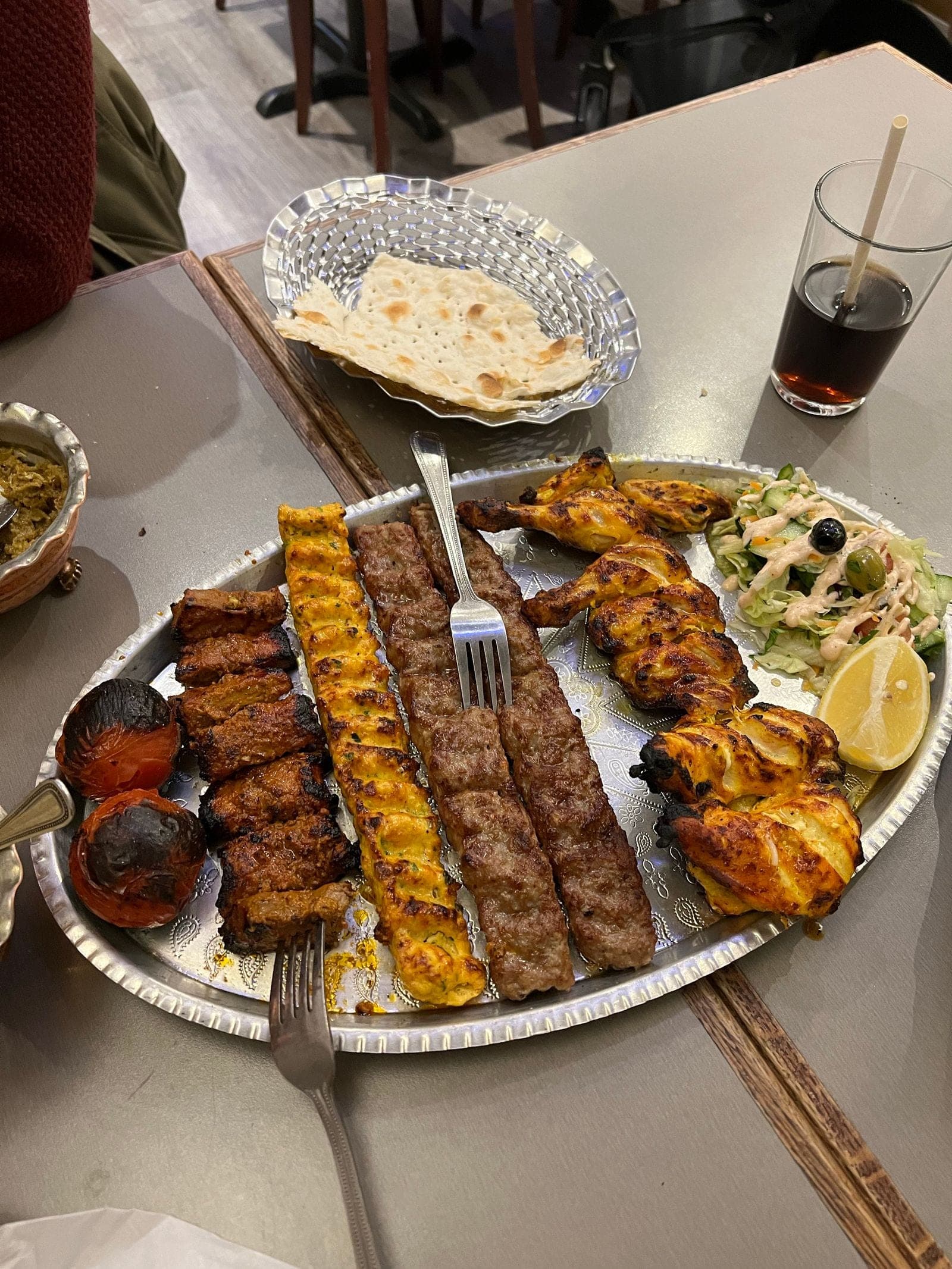 A grill tray, the way Cairo serves it